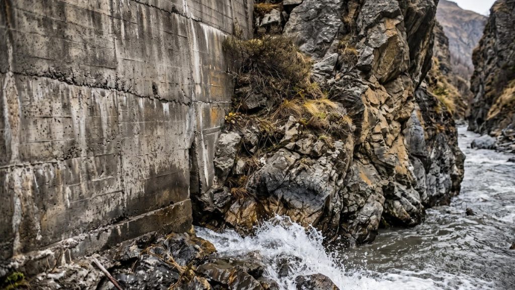 Kyrgyzstan advances $50 million loan for Kambarata-2 dam spillway
